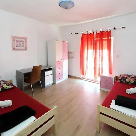 Apartment Marco 2 *