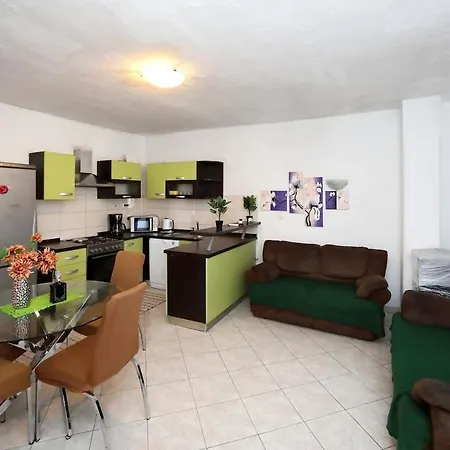 Apartment Marco 2 *
